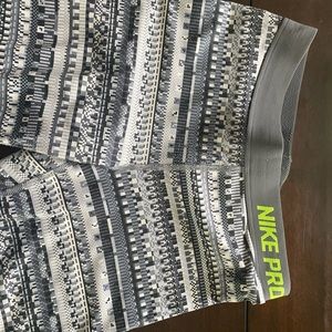 NIKE PRO LEGGINGS